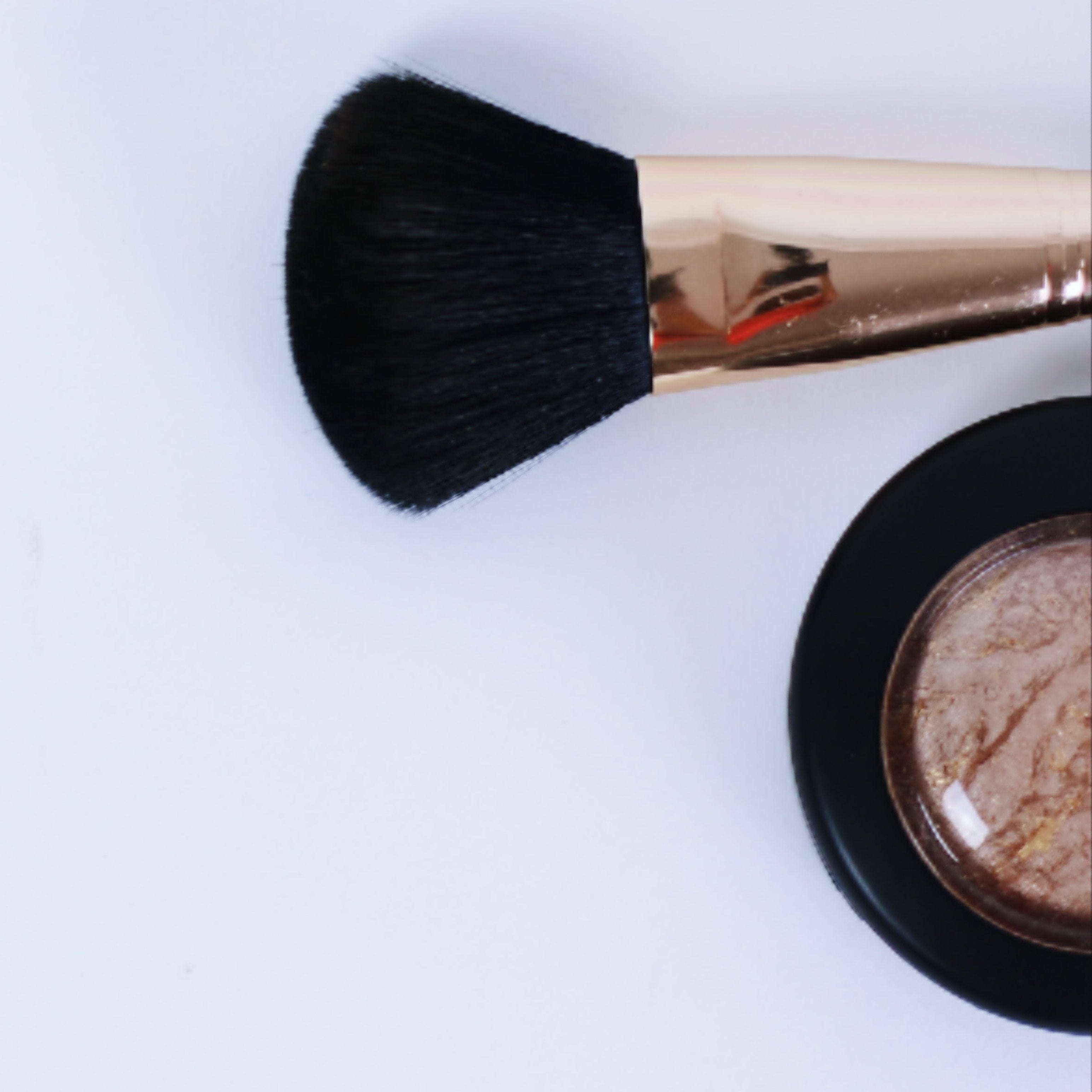 Bronzer - cosmetics - ebambu.ca